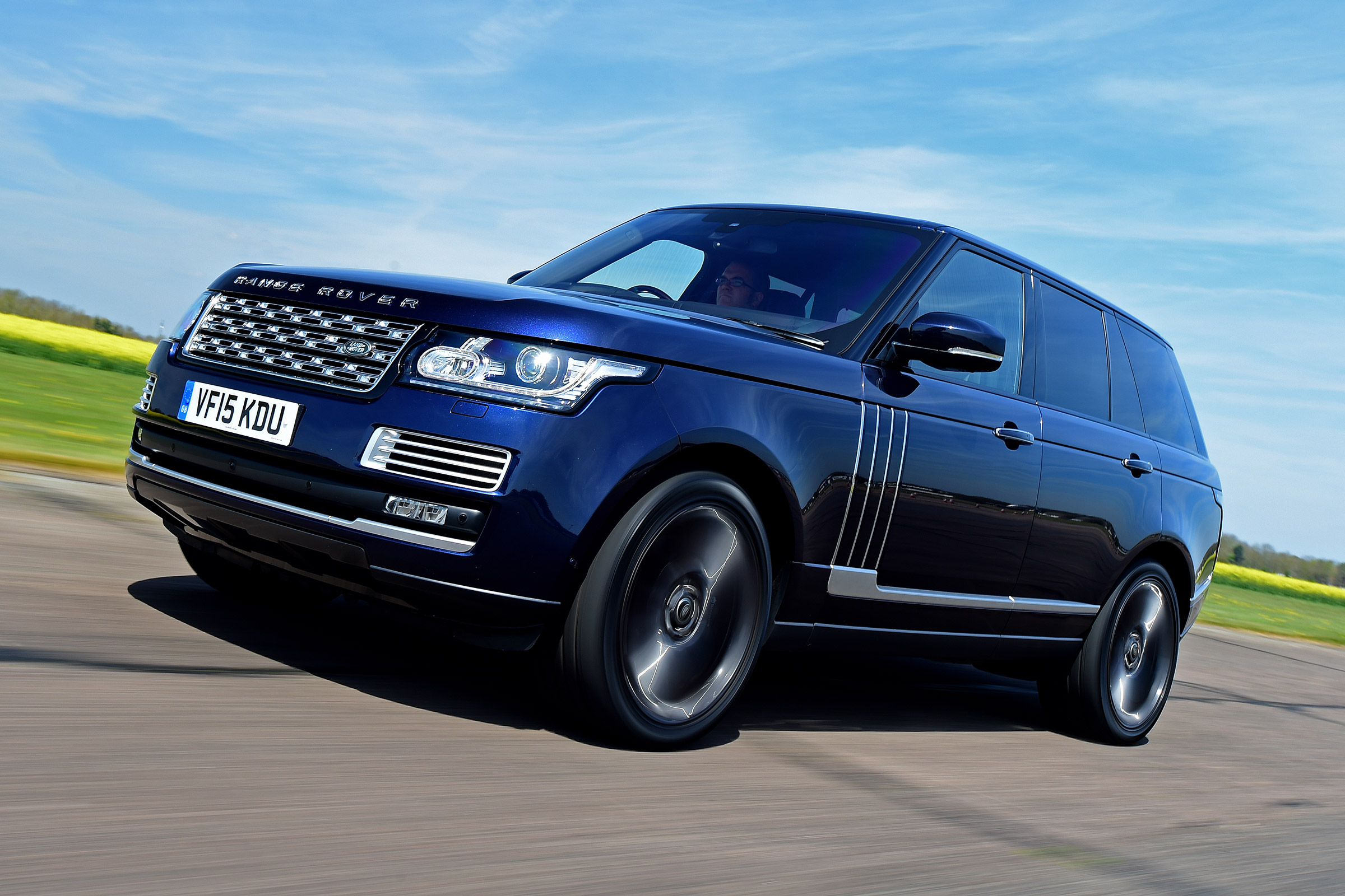range rover to lead jaguar land rover s electric charge
