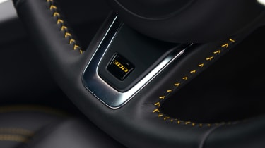 Jaguar XE 300 Sport - steering wheel detail