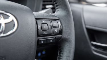 Toyota Hilux - steering wheel controls