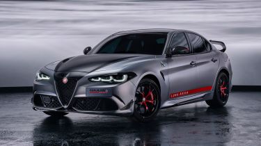 Alfa Romeo Giulia Quadrifoglio Luna Rosa - front