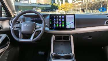 BYD Atto 2 DM-i - dash