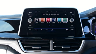 2022 Volkswagen T-Roc R - infotainment screen
