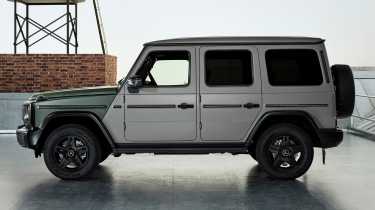 Mercedes G-Class Past II Future - side profile metal roof