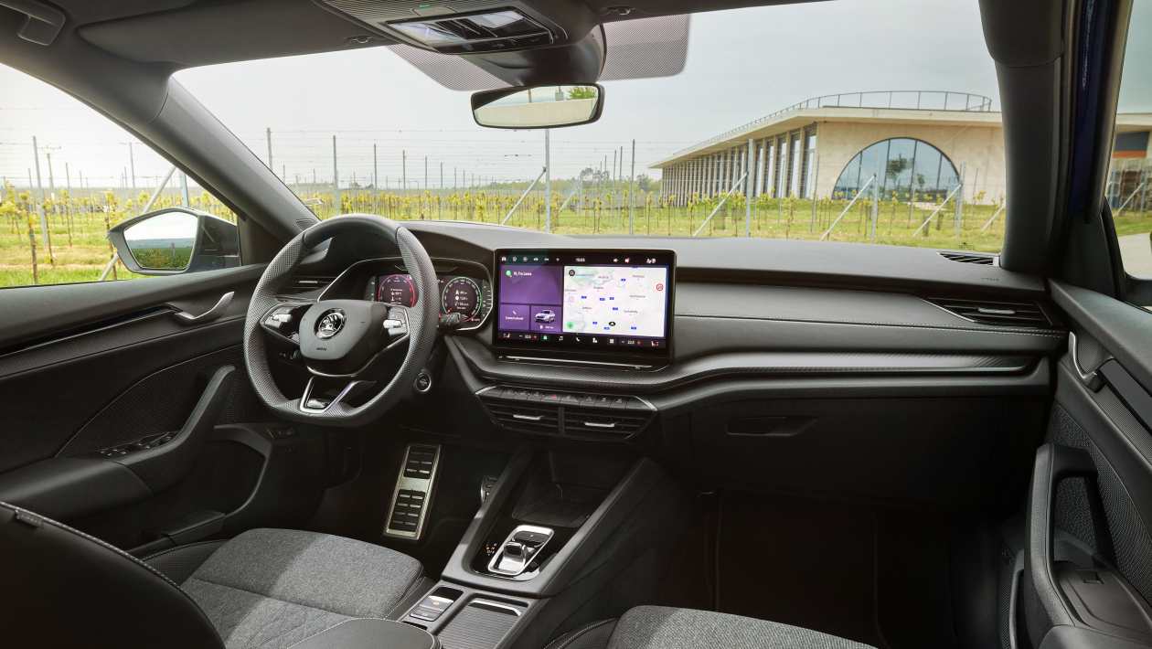 Skoda%20Octavia%20Estate%20Sportline%202024-3.jpg