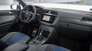 Volkswagen Tiguan R - dash