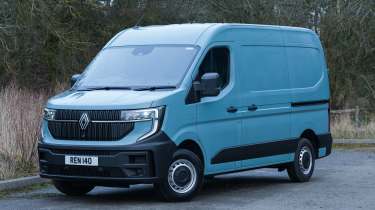 Renault Master - front static