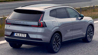 Volvo XC70 - dynamic rear 3/4