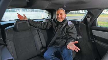 Peugeot 5008 Hybrid GT - third row