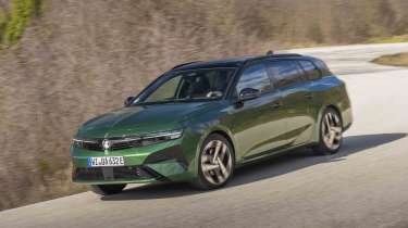 Vauxhall Astra Sports Tourer - front cornering