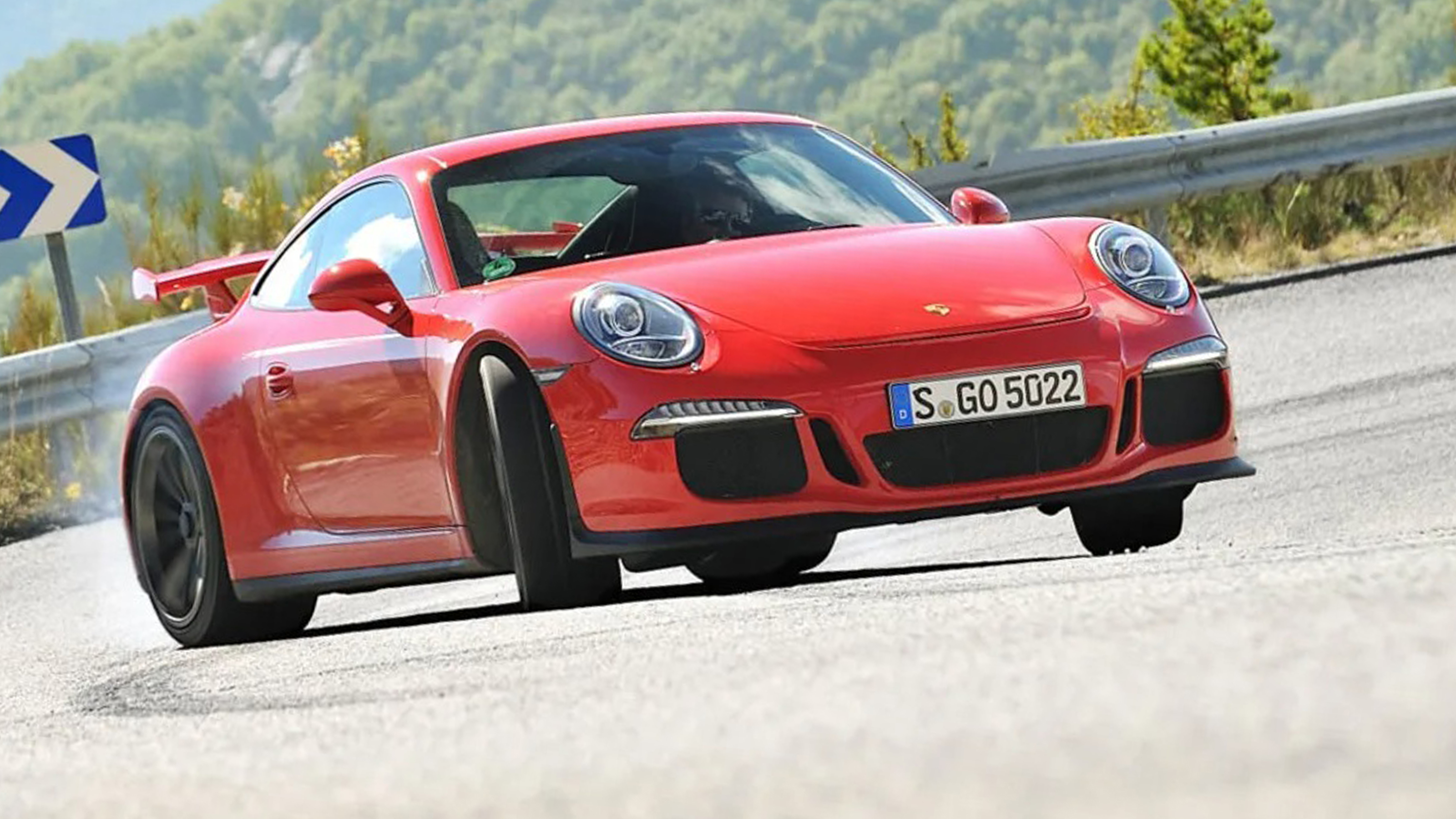 Porsche Reviews and News