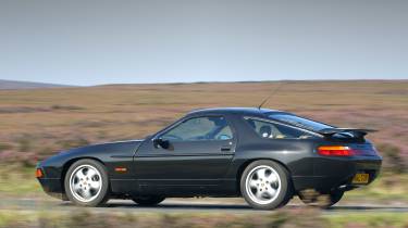 Used Porsche 928 - rear action