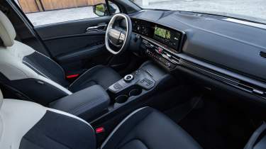 Kia Sportage - front seats