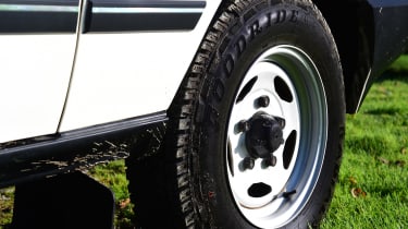 Land Rover Discovery Mk1 - wheel