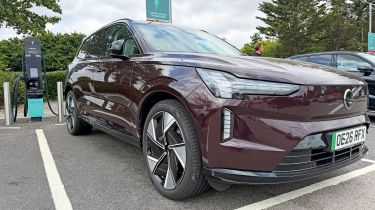 Volvo EX90 - front 3/4 charging