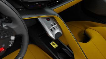 Ferrari 849 Testatrossa - transmission