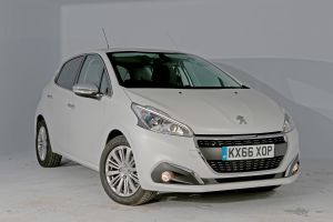 Used Peugeot 208 - front