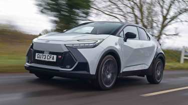 Toyota C-HR - front tracking