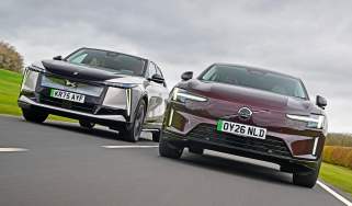 Volvo ES90 vs DS No8 - front tracking