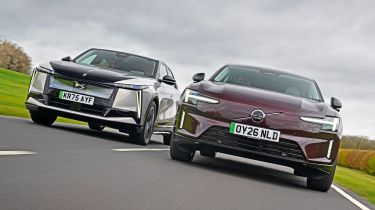 Volvo ES90 vs DS No8 - front tracking