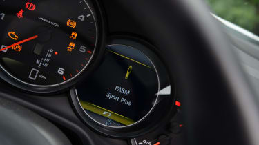 Porsche Panamera Diesel dash