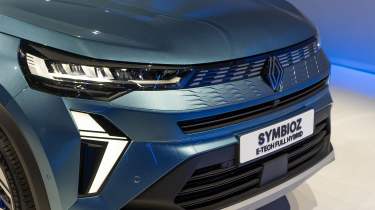 Renault Symbioz - studio front detail
