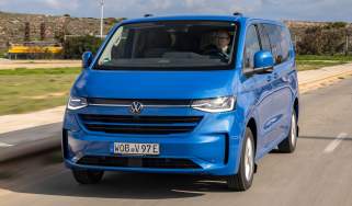 Volkswagen Transporter e-Shuttle - front