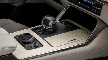 Mazda CX-60 - studio interior