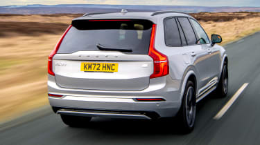 Volvo XC90 T8 Recharge - rear tracking