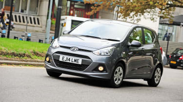 Hyundai i10 front cornering