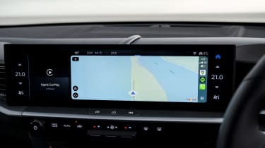 Vauxhall Grandland Hybrid - screen