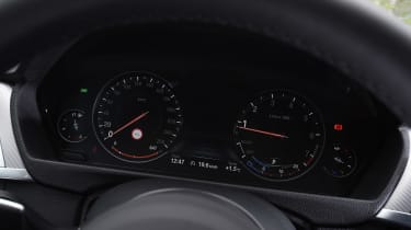 BMW 440i - dials