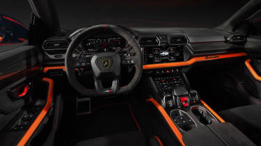 Lamborghini Urus SE - studio dash