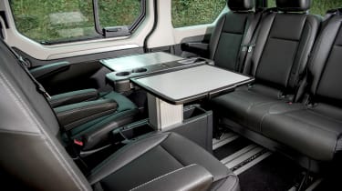 Renault Trafic SpaceClass - table