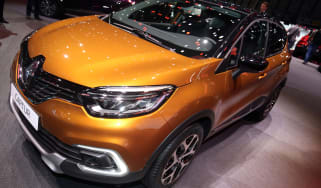 Facelifted Renault Captur Geneva - front orange