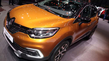 Facelifted Renault Captur Geneva - front orange