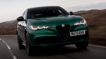 Alfa Romeo Stelvio - front action