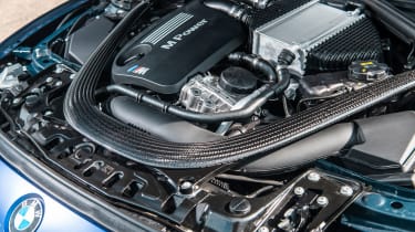 BMW M3 CS - engine