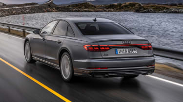 Audi A8 - rear tracking