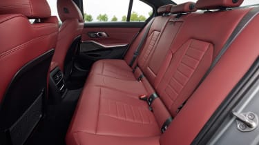 BMW 3 Series.- rear seats