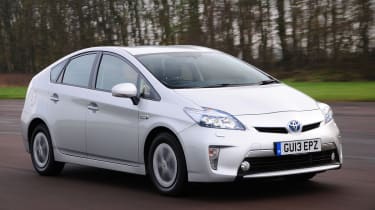 Toyota Prius plug-in 2013 front tracking