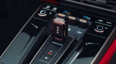 Porsche 911 Turbo S Cabriolet - centre console