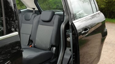 Ford Grand C-MAX seats