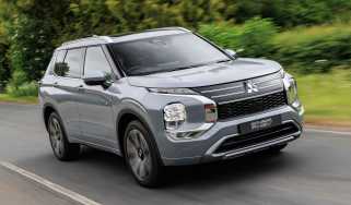 Mitsubishi Outlander PHEV - front