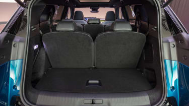 Peugeot E-5008 - boot seats up