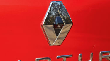 Renault Captur E-Tech - rear badge