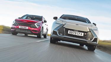 Kia Sportage and Toyota C-HR - front tracking