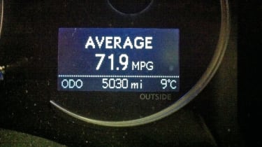 Lexus CT 200h display