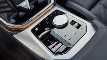 BMW X3 - centre console