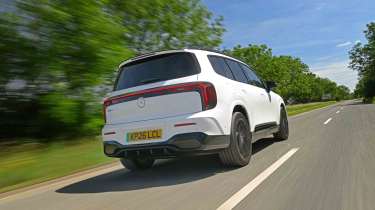 Mercedes GLB electric - rear corner tracking