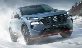 Nissan X-Trail Nismo - dynamic snow driving